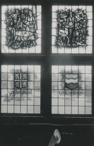 Serie van 3 foto's van de glas in lood ramen van het gemeentehuis