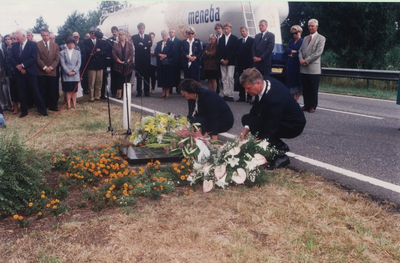 Serie van 9 foto's bij de herdenking van de moord op burgemeester Smulders (Someren) en burgemeester Wijnen (Asten) 50 jaar geleden.