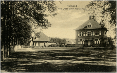 Van Stolberglaan (links) (voorheen Eikendreef), Warandelaan (rechts). Villa Rode-Steijn