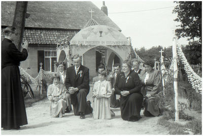 Priesterfeest, Kuijpers op de Berg Budel, met familie Kuipers