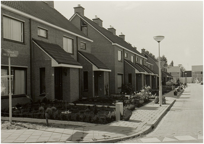 Pastoor v.d. Venstraat 17 t/m 39, gezien vanuit De Bergen