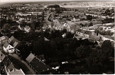 Panoramafoto met linksonder de Mgr. den Dubbeldenstraat, rechtsmidden de Burgemeester Wijnenstraat en middenboven de Molenweg