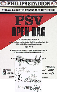 Open dag bij PSV als opening van het seizoen, tevens een oproep van twee studenten voor woonruimte opgeplakt