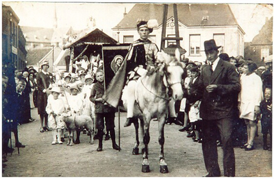H. Kindsheid-processie: Johannes Antonius Duijsters. Op het paard Toon Lammers