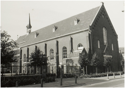 Molenstraat. Voormalige paterskerk. Sedert 1992 in gebruik als kantine en bibliotheek bij scholengemeenschap Jan van Brabant