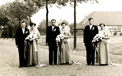 Drie dubbele bruiloft met v.l.n.r. het bruidspaar van der Horst-Linders,  Linders-Kanters en Linders-Timmers