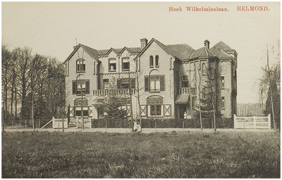 Wilhelminalaan 1 t/m 3, hoek Eikendreef (links). Dubbele villa van de familie Matthijsen, later Matthijsen en Hendriks, bedrijfspand Streekgewest Helmond en artsenpraktijk