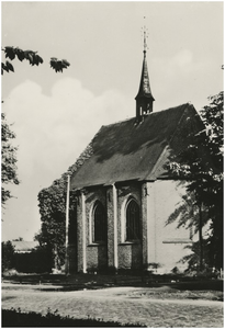 Serie van 4 prentbriefkaarten uitgegeven ten bate van de restauratie (1991) van rijksmonument Ned. Hervormde kerk, Hof 56: zijgevel