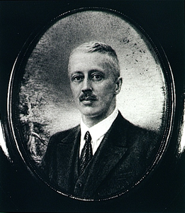 Van Tuyll van Serooskerken J.M. Baron van Tuyll van Serooskerken (1886-1938), heer van Geldrop