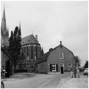 Boerenbondgebouw : Willem-II-straat links boerderij van het klooster. vlnr Jan Stevens, Wim Beerten en A. Bogers
